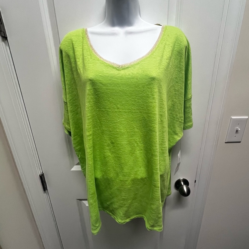 Chico‘s linen top sweater,gold trim collar. linen, Fresh Pear color. S/S  XL